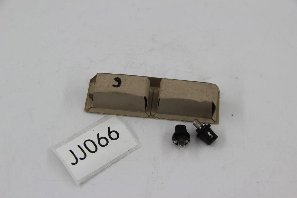 Original BMW E30 E28 E34 E24 E23 E32 Glühlampe 1,2W 2Stk. 62111368299
