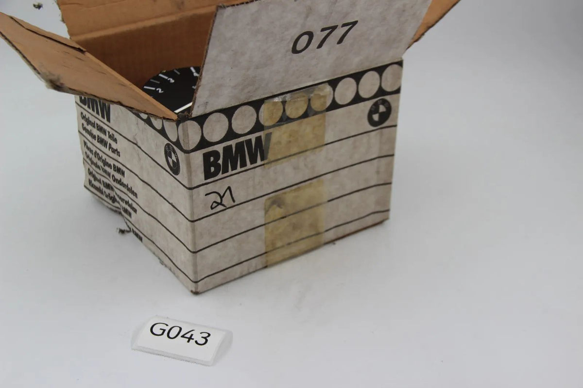 BMW E28 E24 Drehzahlmesser mit Verbrauchsanzeige L/100KM NOS 62131376425
