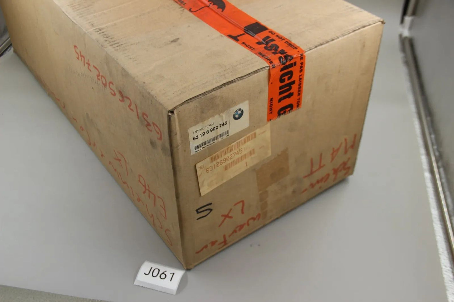 Original BMW E46 Limo/Touring Scheinwerfer links Blende schwarz Bosch 631269027