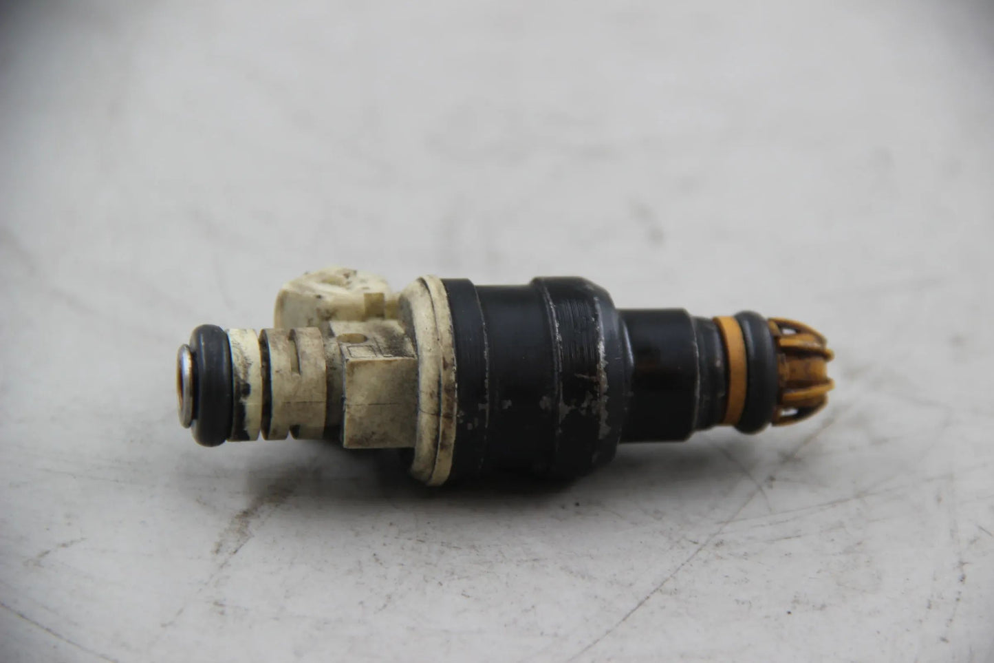 Original BMW E28 E30 520i 320i 525e 325e M20B27 Einspritzdüse BOSCH 0280150716