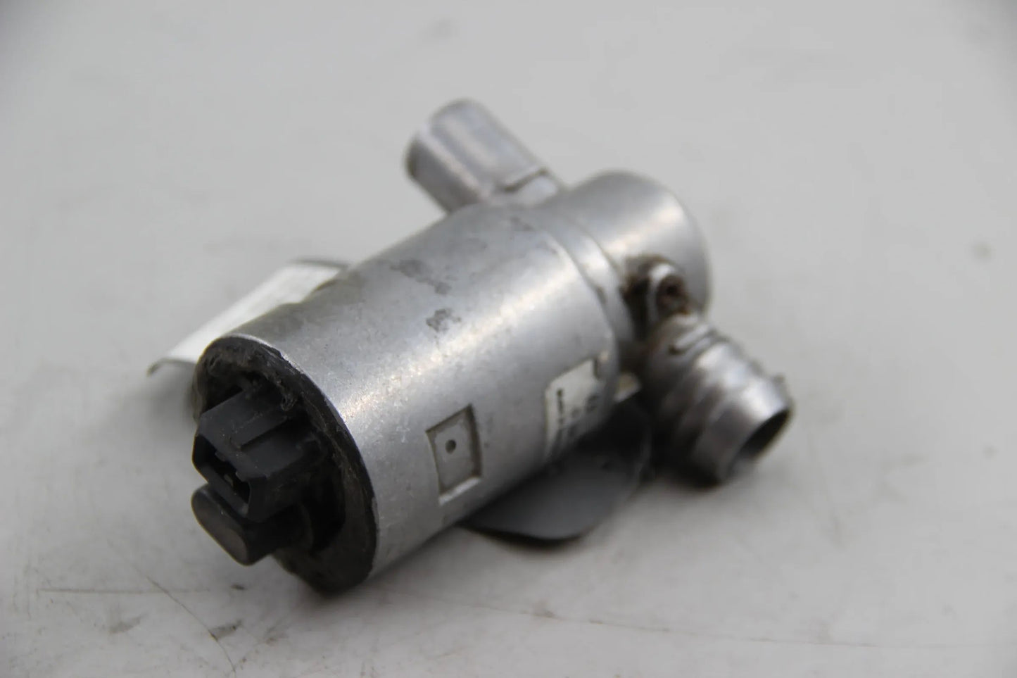 Original BMW E30 318D M40 E36 316i 318i Leerlaufregler BOSCH 0280140519