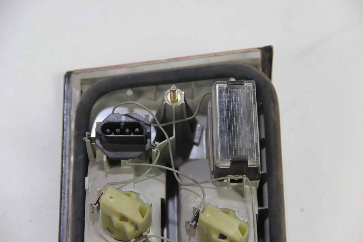 Original BMW E34 Heckleuchte Heckklappe links 1384011 518i 520i 525i 530i M5