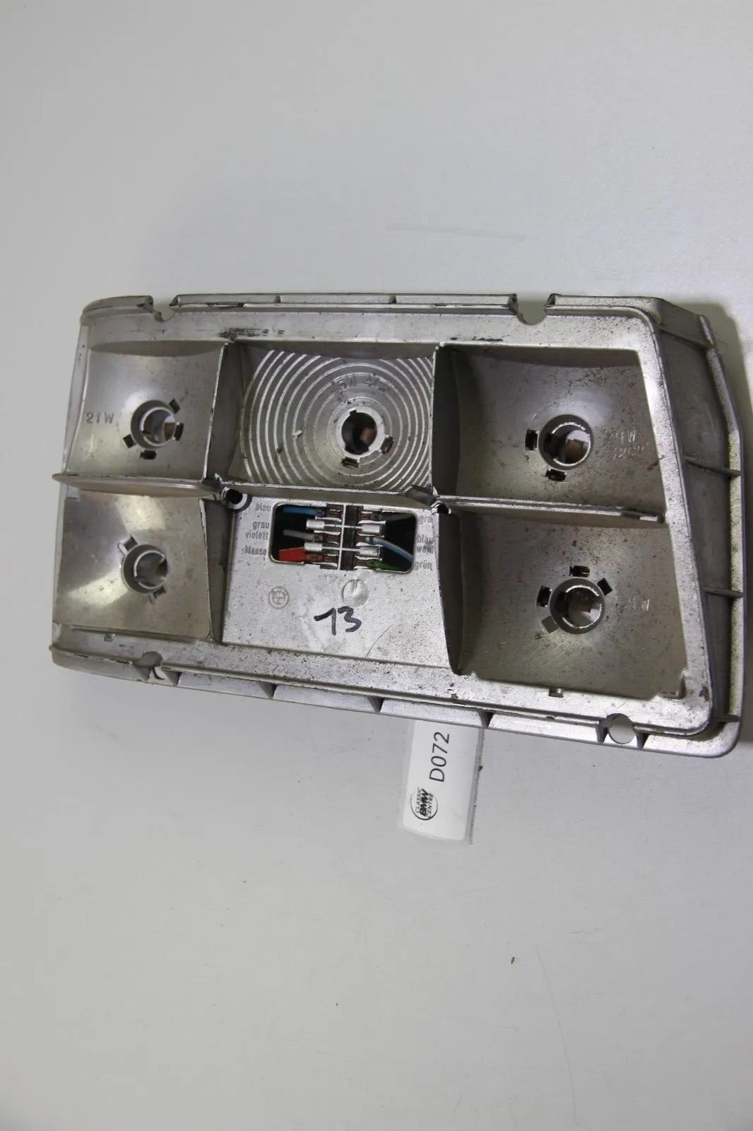 BMW E12 Lampenträger Rücklicht Heckleuchte Gehäuse links