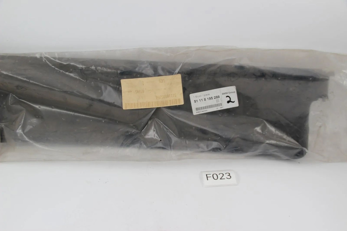 Original BMW E46 3er Limousine Touring 316-330 Unterlage Kennzeichen 51118195288