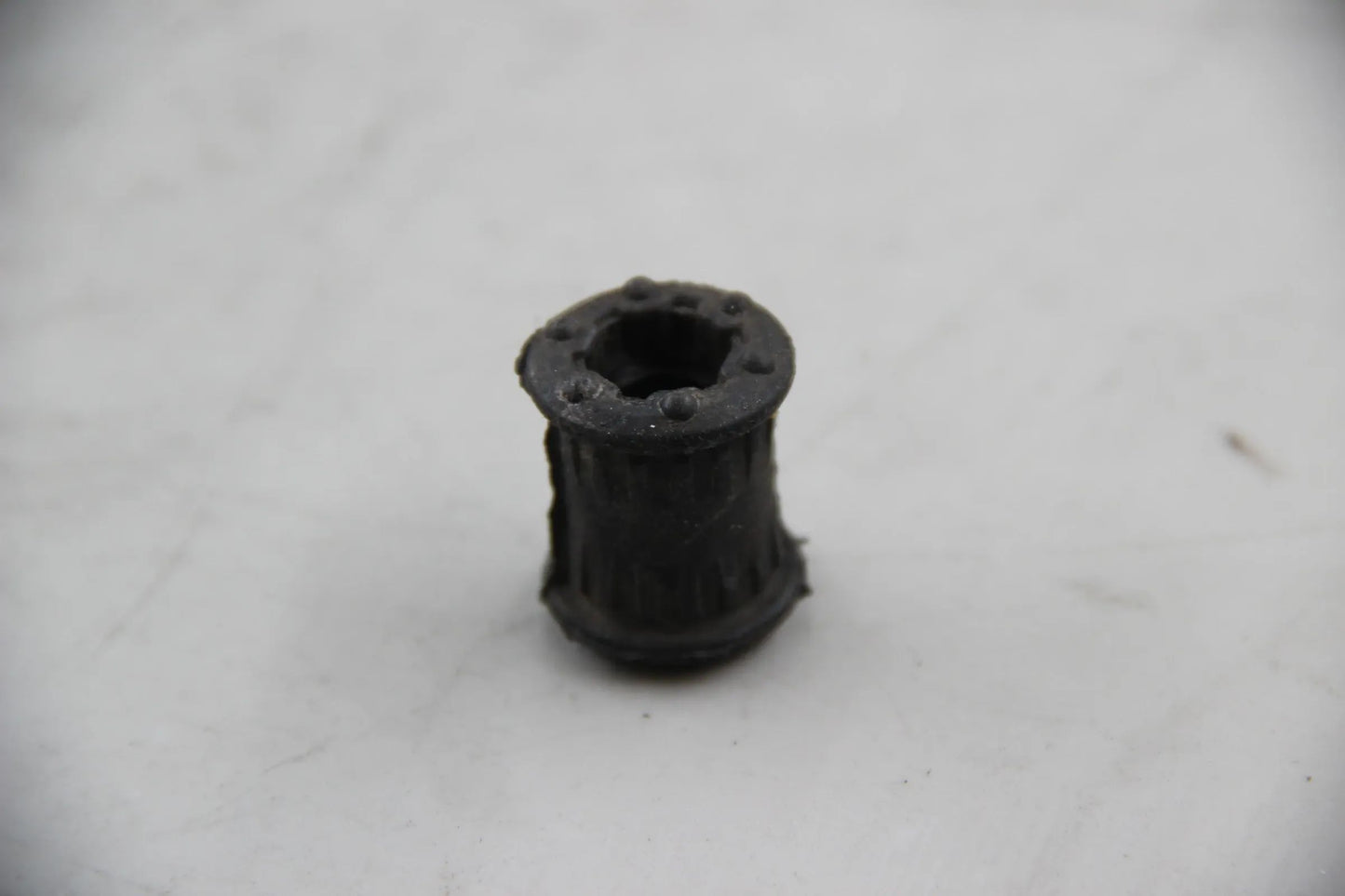 Original BMW E28 518i-535i M5 E24 E23 Z1 Lagerbuchse rund L=26MM 25111220832