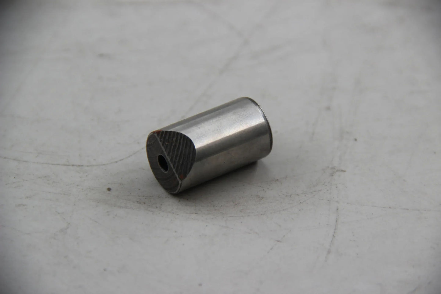 Original BMW E87 E21 E30 E36 E46 E28 E34 E39 E24 E23 E31 Sperrbolzen 23311224130