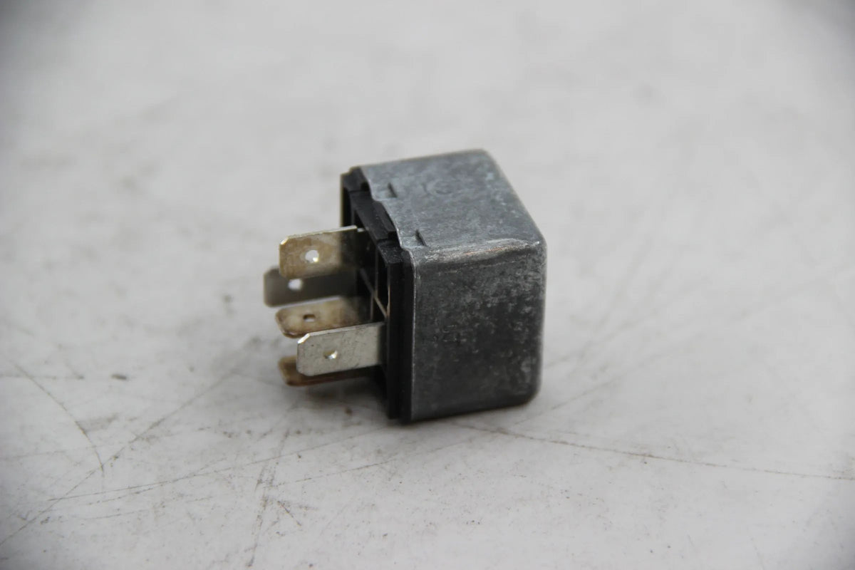 Original BMW E30 316i-325i M3 E28 E24 E23 728i-745i Diodenrelais 12631710726