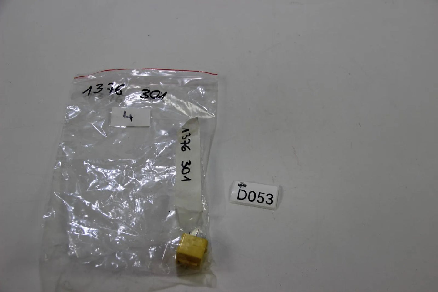 Original BMW E30 316i-325i M3 Relais gelb Relay yellow gelb Relais 1376301