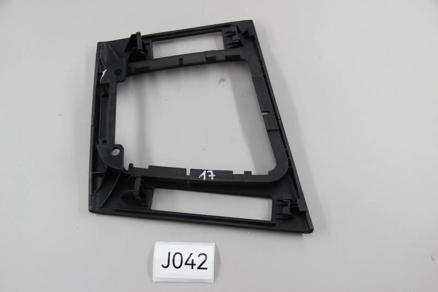 Original BMW E46 alle Modelle Boden Ablegefach Fach Boden 51167052068