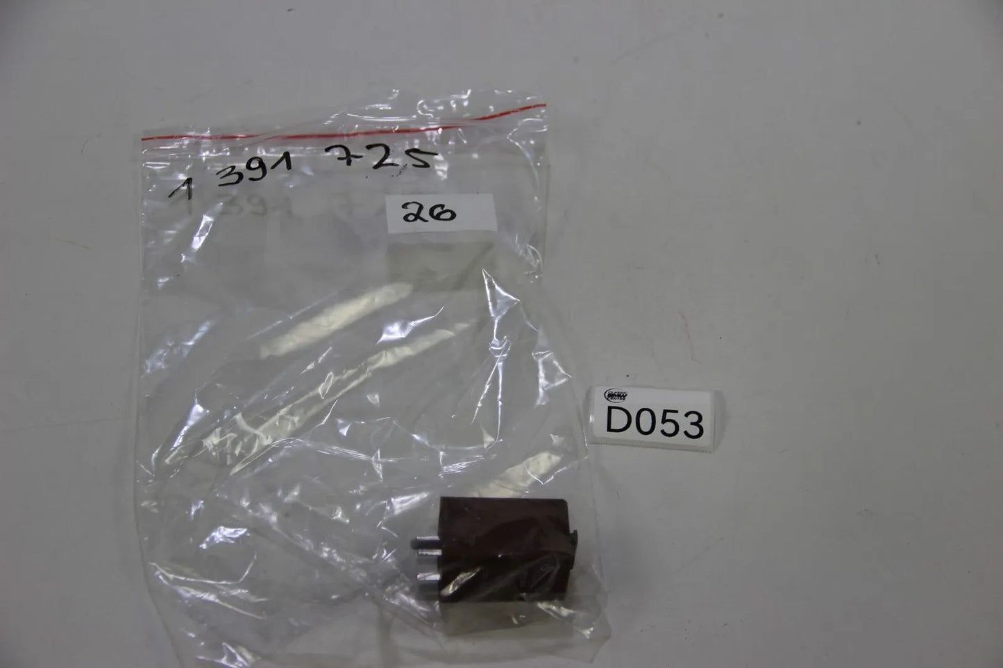 Original BMW E36 E34 Relais Verbindungsstecker mit Verrastung 61351391725