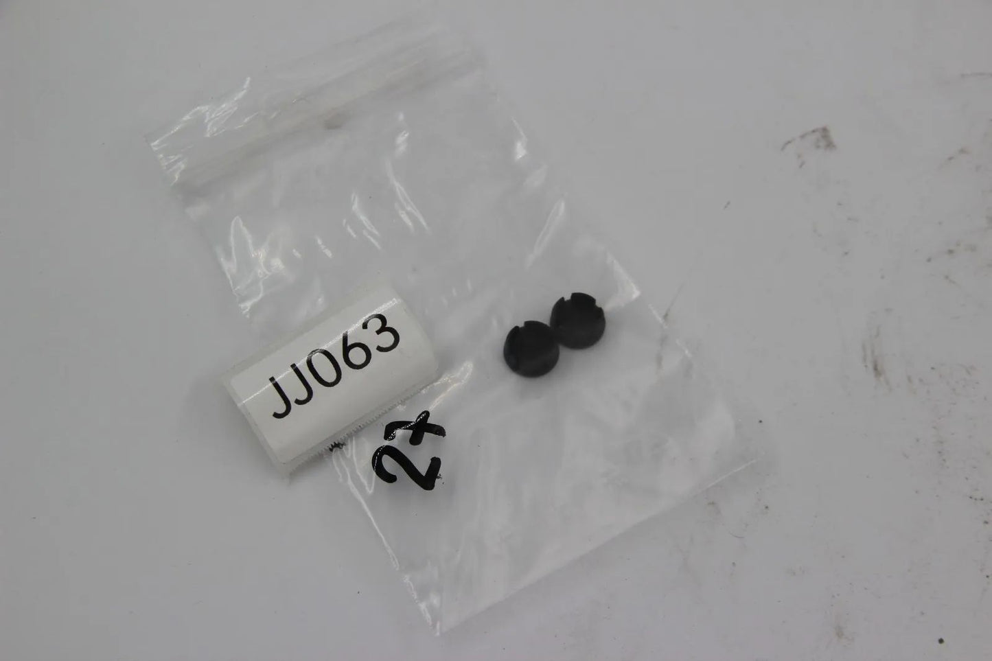 Original BMW E34 M5 / 3.6 / 3.8 Verschlusskappe Türschloss vorn 2Stk 51211944385