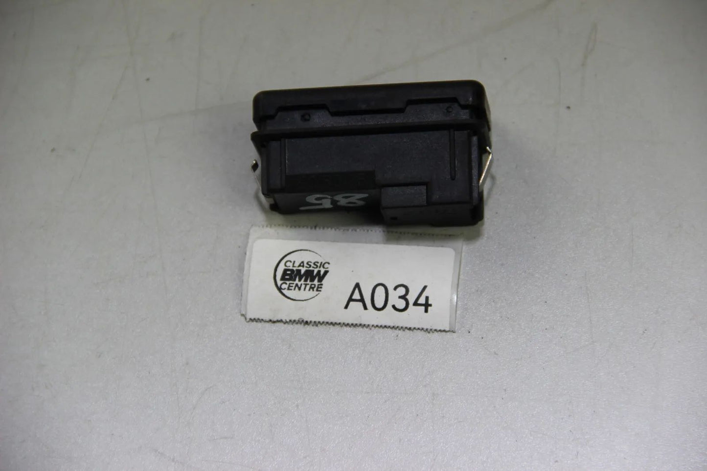 BMW E39 E38 Warnblinker Schalter Hazard Switch 8350947