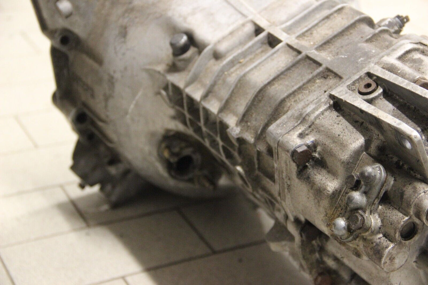 BMW Getriebe Getrag 260 E30 325i 324td M20 2.5 260.0.1346.90 NW 2-Geber Loch OEM