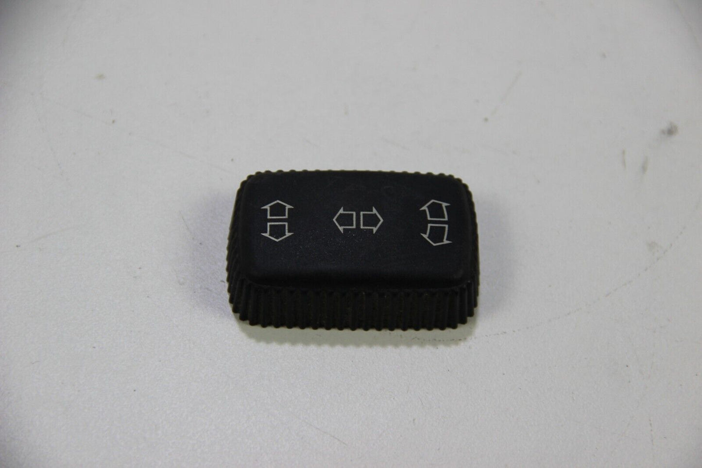 Original BMW E31 E32 E34 E38 Knopf Sitzverstellung Verstellschalter 1379369