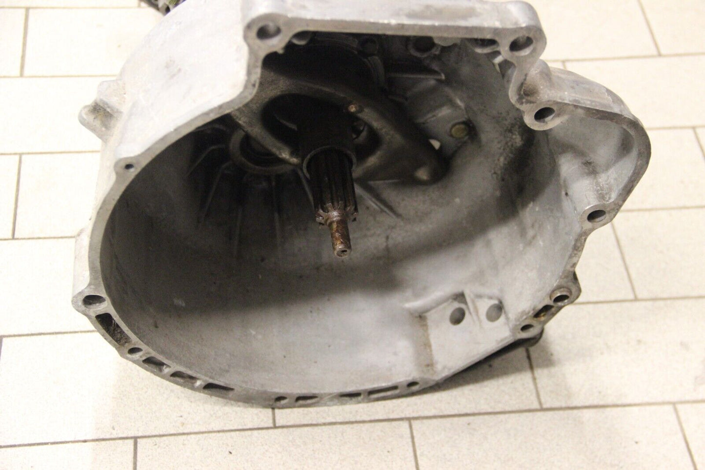 BMW Getriebe Getrag 260 E30 325i 324td M20 2.5 260.0.1346.90 NW 2-Geber Loch OEM