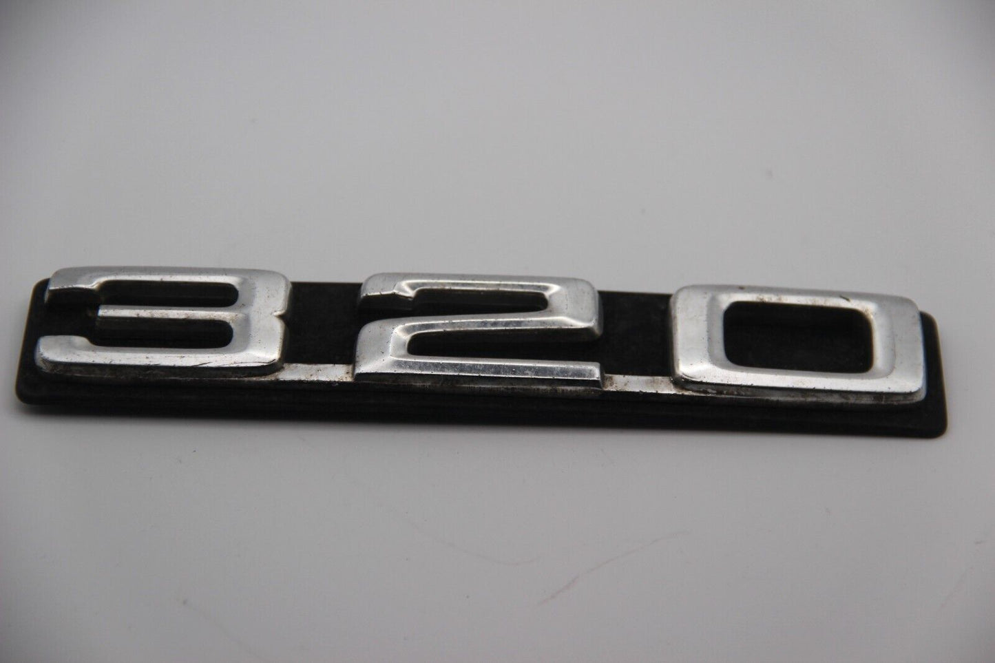Original BMW E21 320 Modellbezeichnung Emblem Badge Schriftzug Typenschild