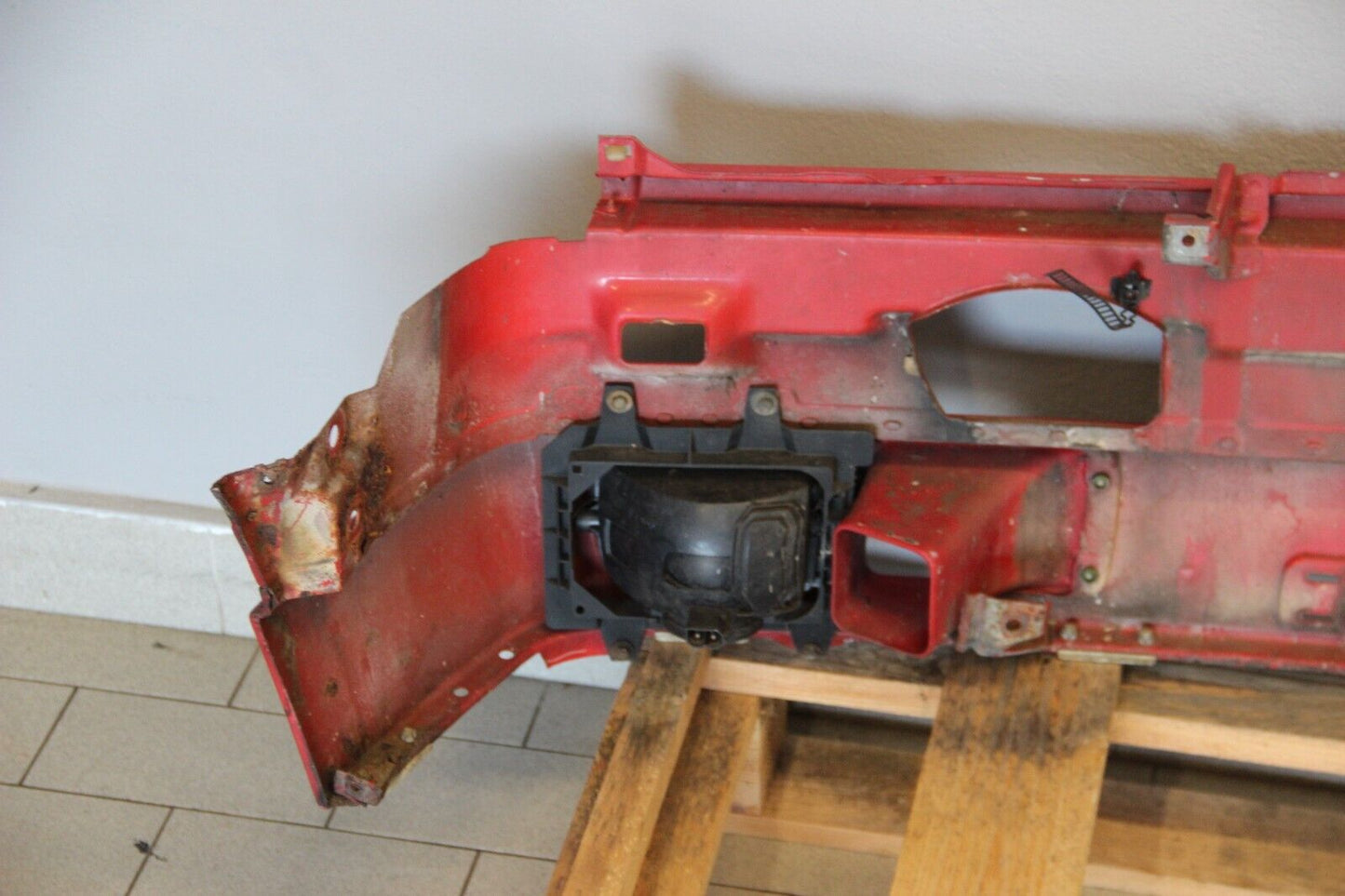 Original BMW E30 87-94 Frontblech Frontschürze NFL Brilliantrot 41331961229 3er
