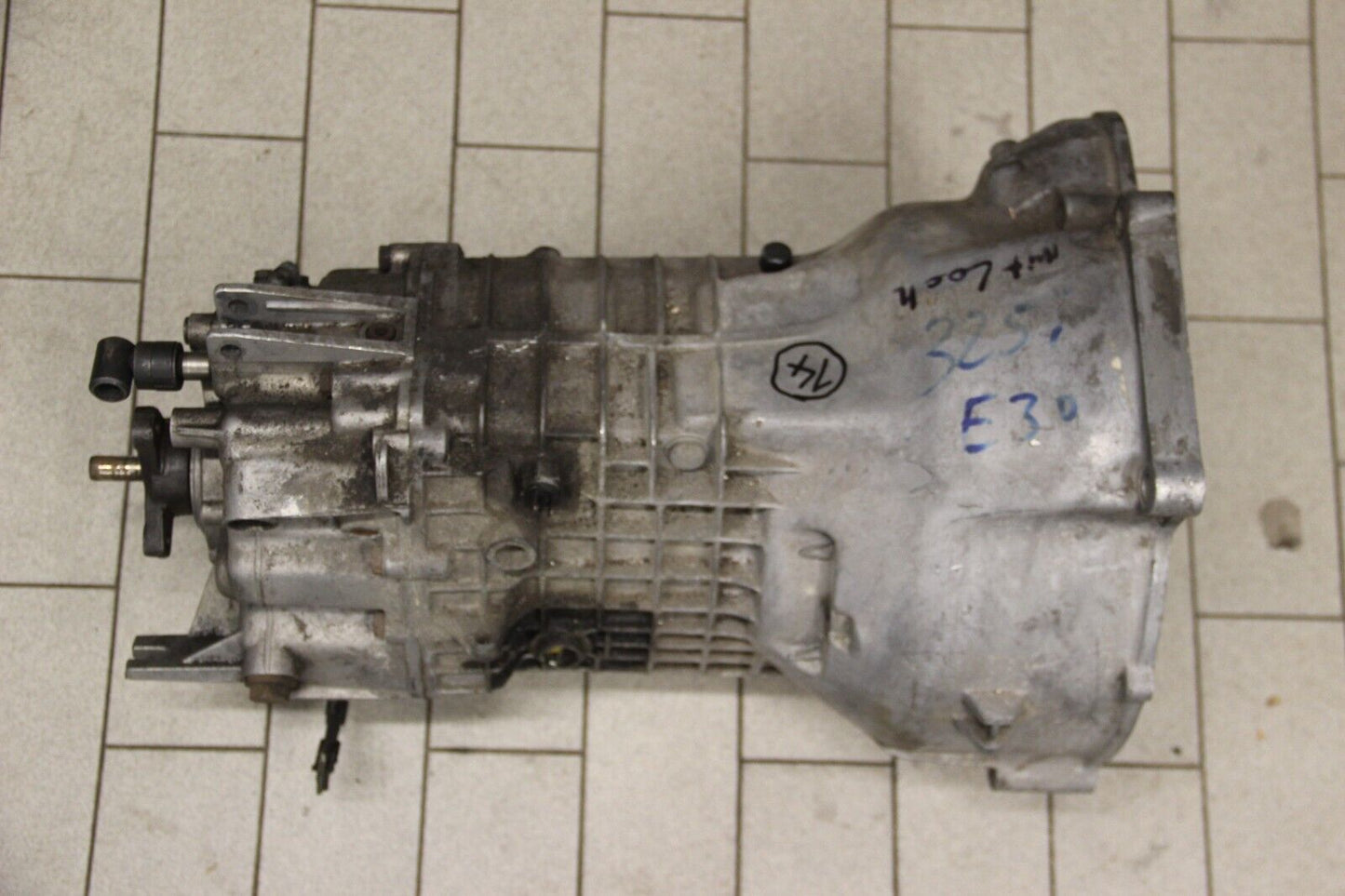 BMW Getriebe Getrag 260 E30 325i 324td M20 2.5 260.0.1346.90 NW 2-Geber Loch OEM