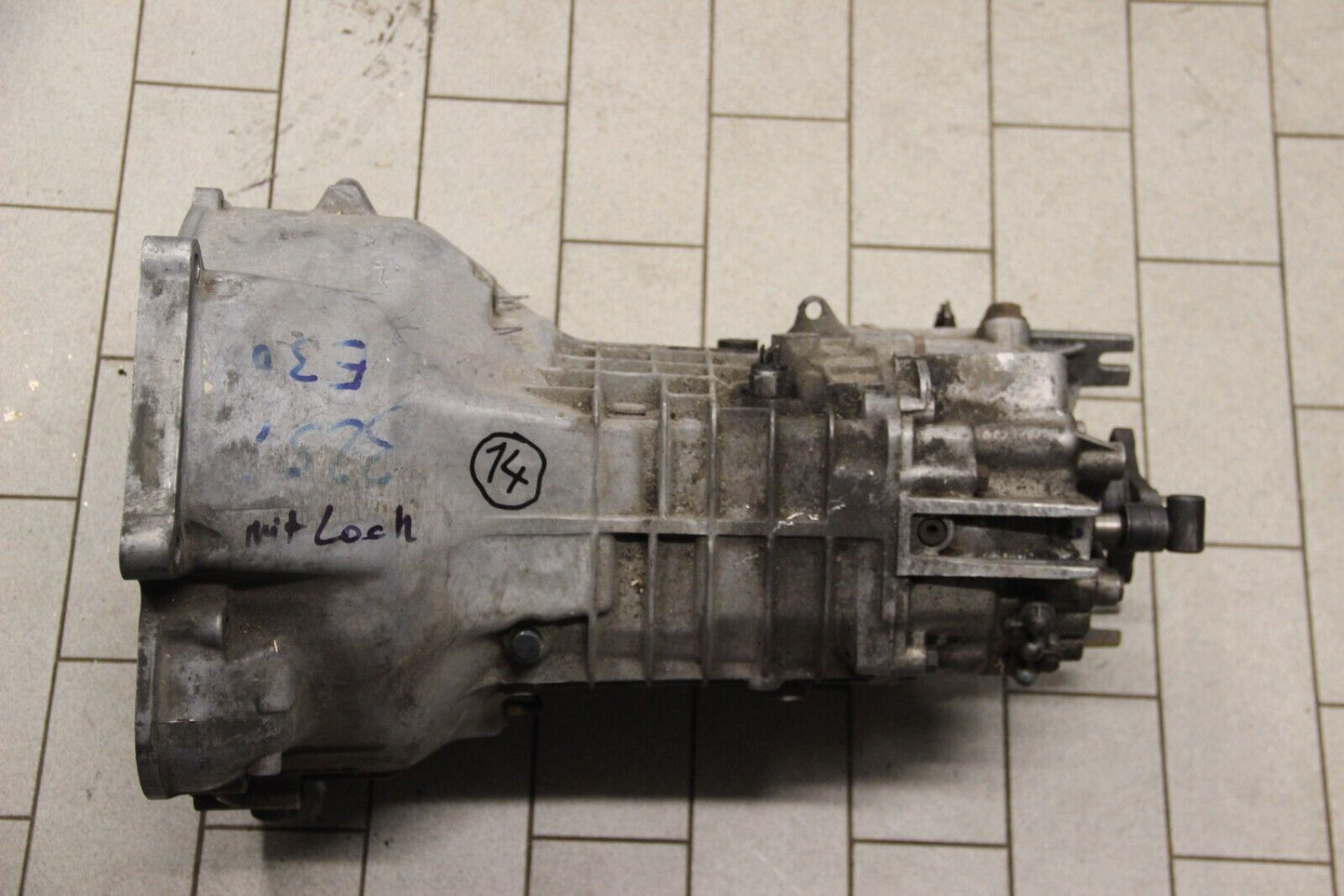 BMW Getriebe Getrag 260 E30 325i 324td M20 2.5 260.0.1346.90 NW 2-Geber Loch OEM