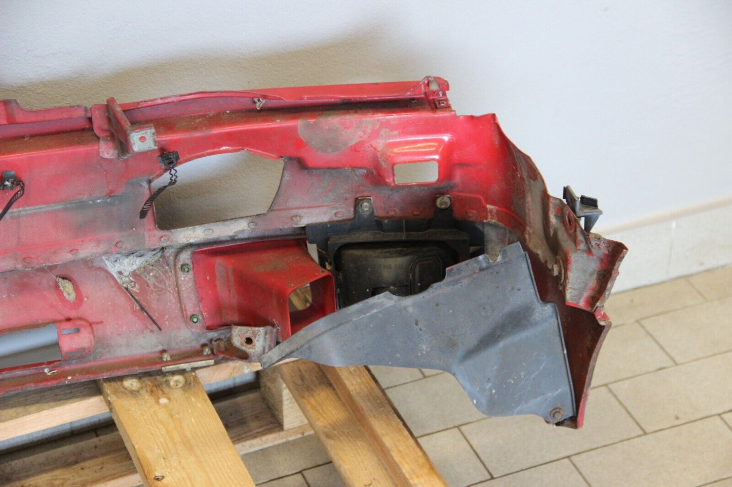 Original BMW E30 87-94 Frontblech Frontschürze NFL Brilliantrot 41331961229 3er