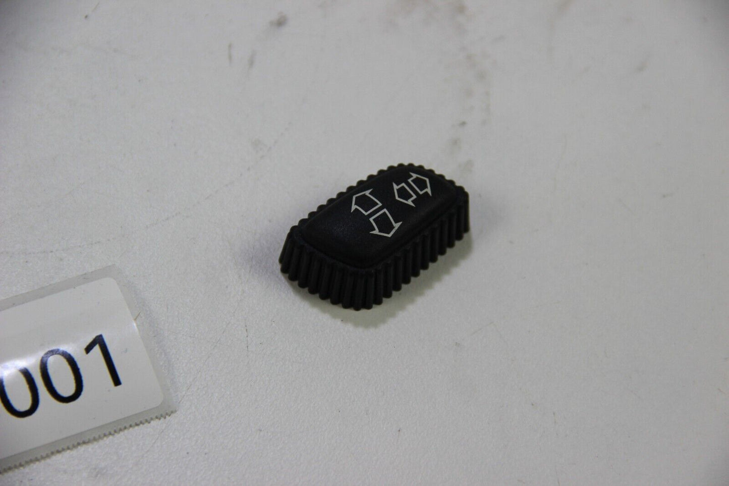 Original BMW E31 E32 E34 E38 Knopf Lehnenverstellung Verstellschalter 1379367