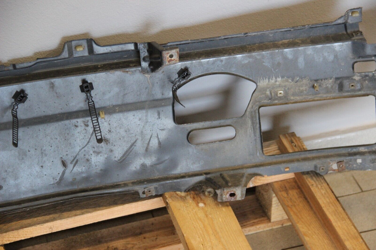 Original BMW E30 84-86 Frontblech Frontschürze VFL Diamantschwarz 3er