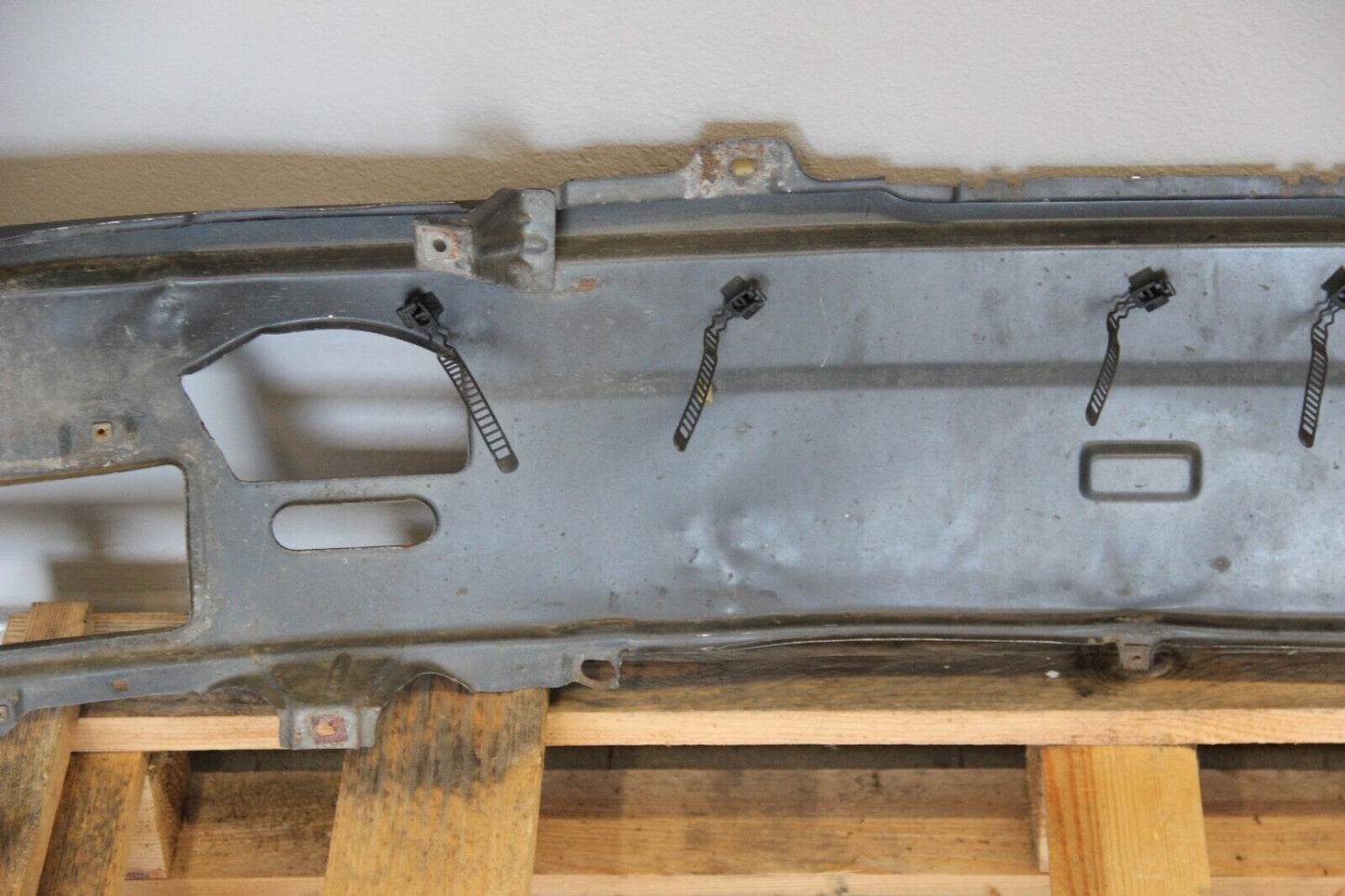 Original BMW E30 84-86 Frontblech Frontschürze VFL Diamantschwarz 3er