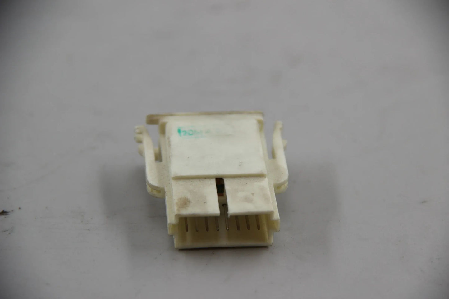 Original BMW E30 318i 320i Codierstecker 62111377364