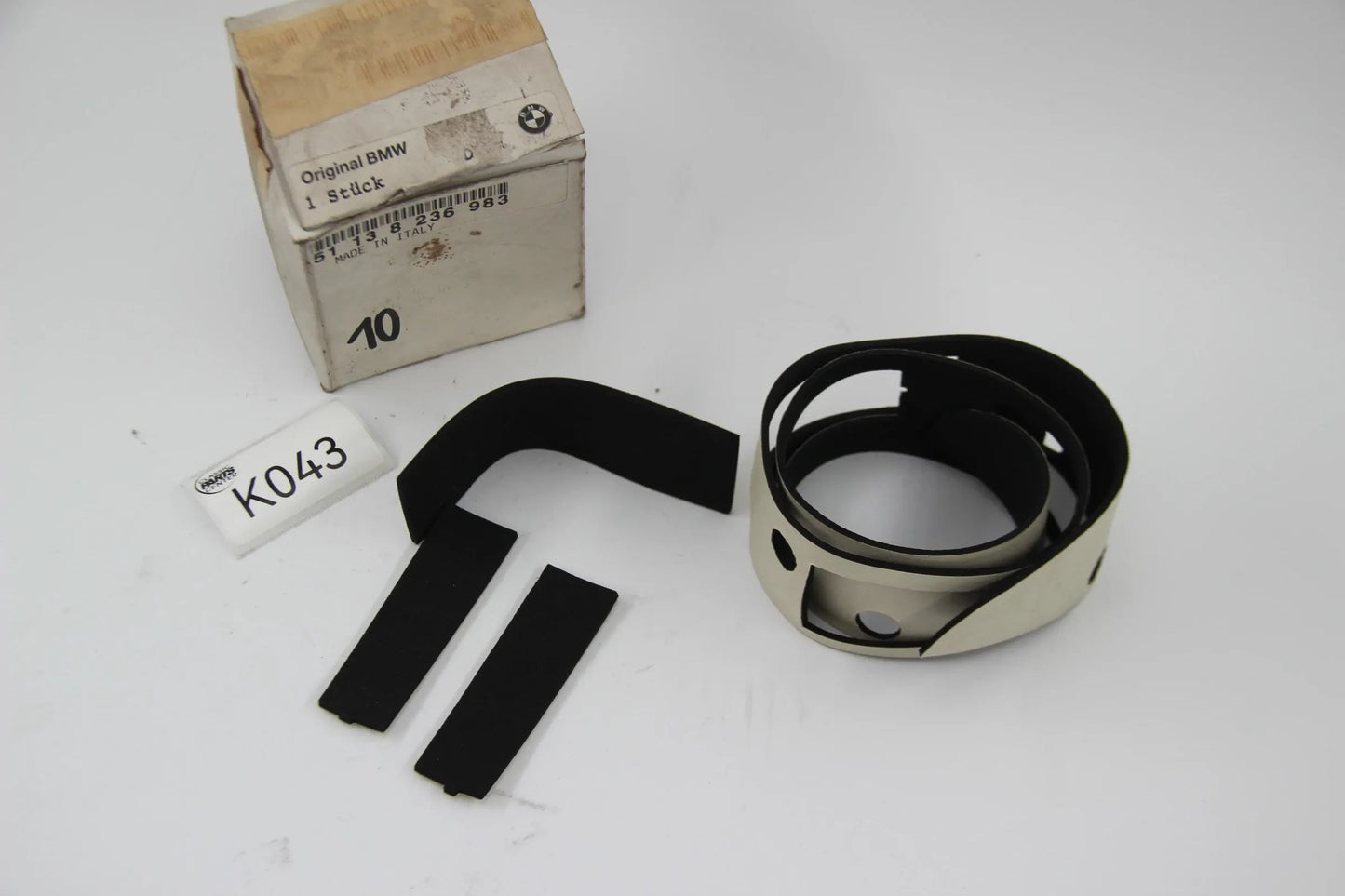 Original BMW E39 520d-540i Dichtung Griffleiste Heckklappe 51138236983