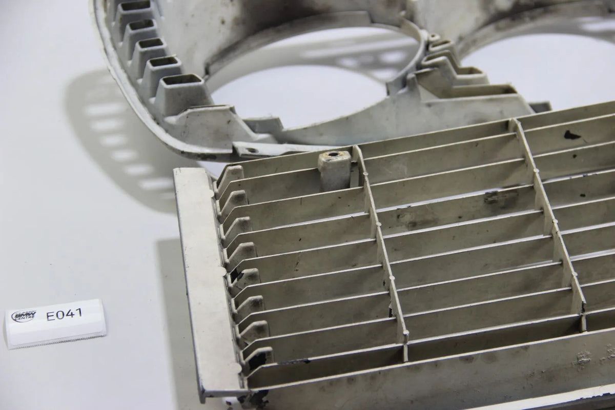 Original BMW E12 5er Zierleiste Scheinwerfer Rahmen Grille paar 1848113 1848114