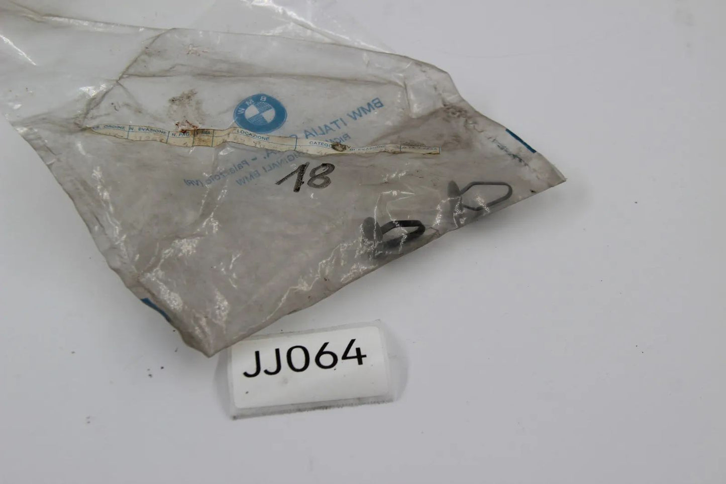 Original BMW E12 5er 518-535i M535i Limousine 2x Klammer NOS Clip 51461858756