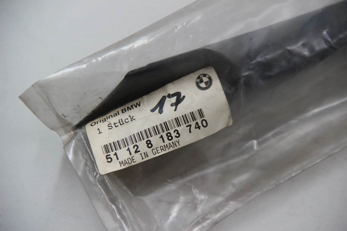 Original BMW E39 520i-540i Touring Stossleiste hinten rechts 51128183740