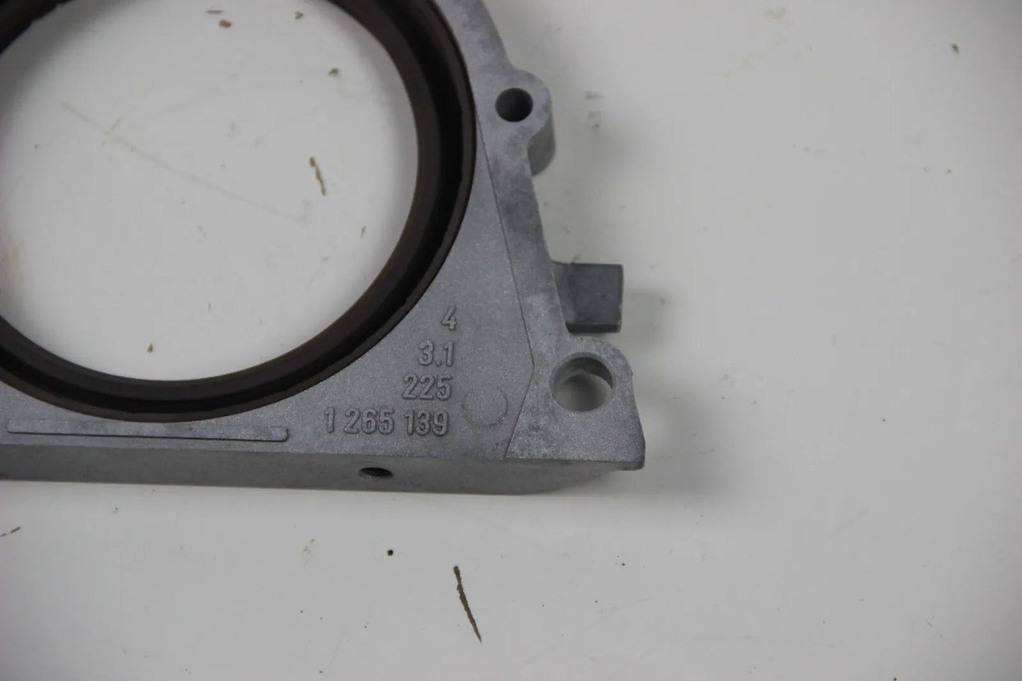 BMW E30 E34 E28 E36 Stirndeckel Abschlussdeckel Dichtflanch 1265139 225