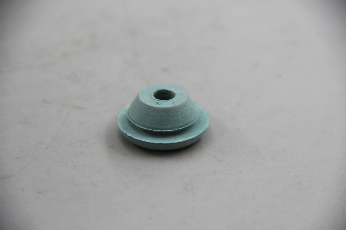 Original BMW E81 E88 E36 E93 E39 E61 E63 E38 E67 E84 Tülle 64126910076