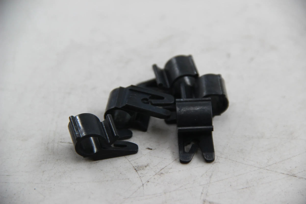 Original BMW E21 E30 E12 E28 E34 E24 E23 E32 5x Schelle D=10MM 61131362825
