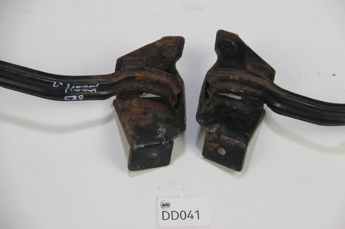 Original BMW E28 Stoßstangenhalterung M-Technik links rechts 1931684 1931685