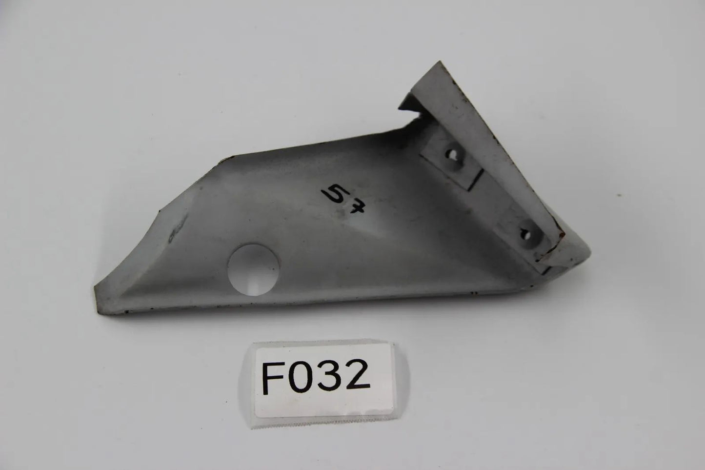 Original BMW E10 2002 M10 Halter Verdeckkasten NOS 54211820305