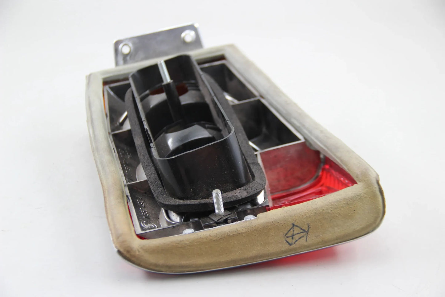 Original BMW NK 1800 Rücklicht Lichtscheibe rechts rot-weiss-gelb 63211353294