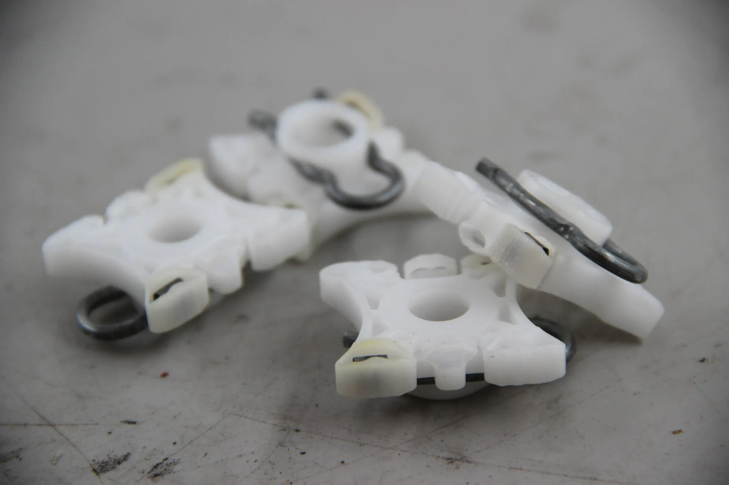 Original BMW E36 E92 E93 E34 E32 E85 E86 Z1 Z3 4x Gleitstück 51321938884