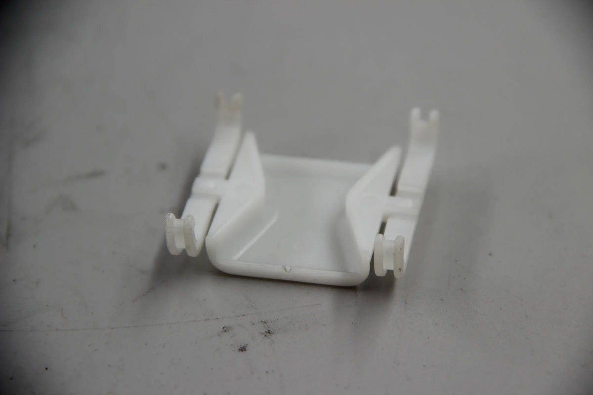 Original BMW E39 520i 523i 525i-540i M5 E38 728i-750i L7 Clip 51328164788