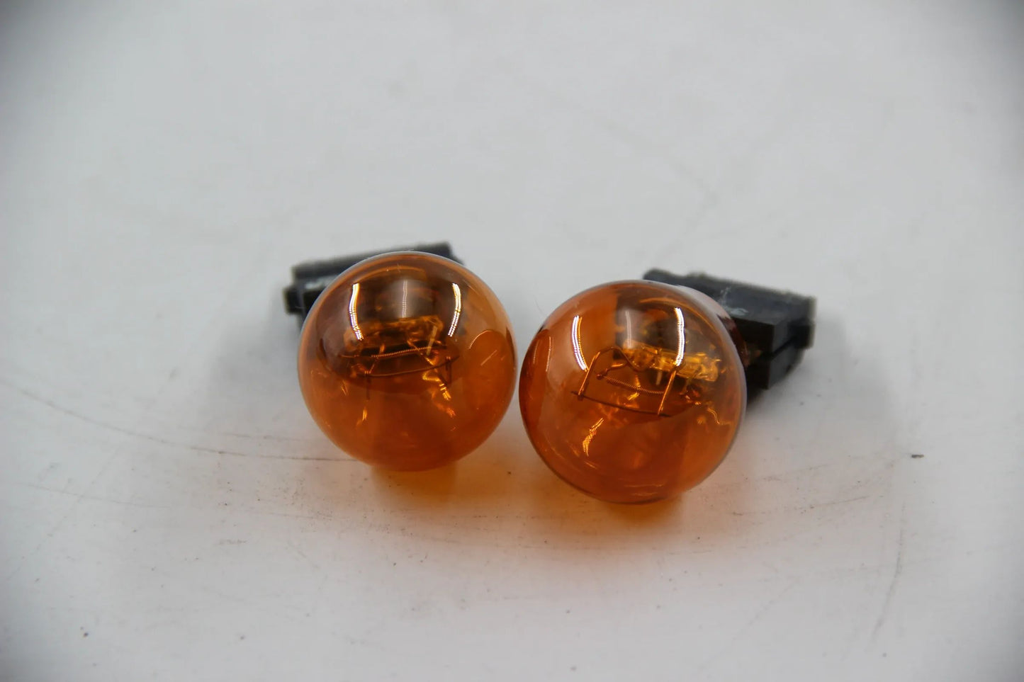 Original BMW E39 525i-540i M5 E65 E66 E53 2x Glühlampe Gelb 63216931134