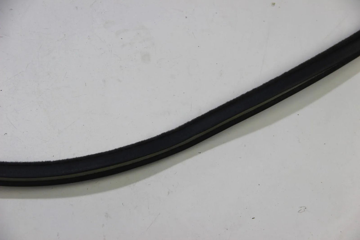 BMW E30 4-Türer Limo Touring 316i-325i Türdichtung hinten links Kantenschutz