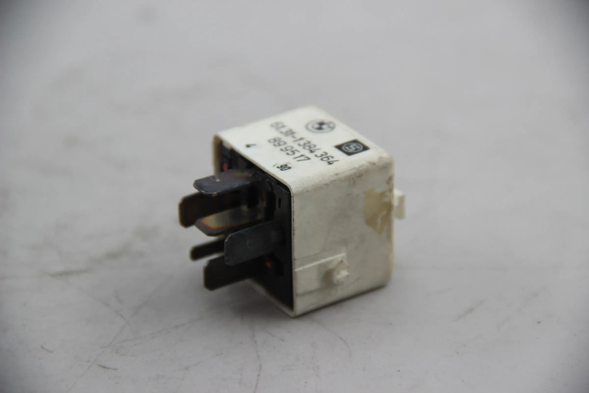 Original BMW E36 E46 E34 E39 E32 E31 Relais Wechsler weiss 61361384364