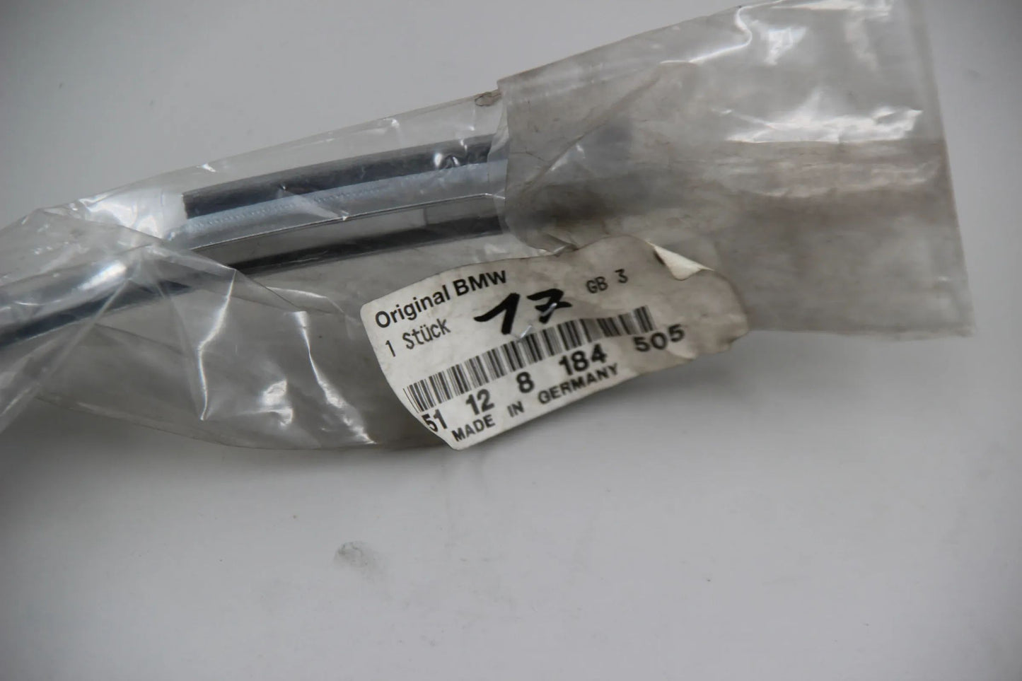 Original BMW E39 520d 525d 520i-540i Limousine Blende links 51128184505