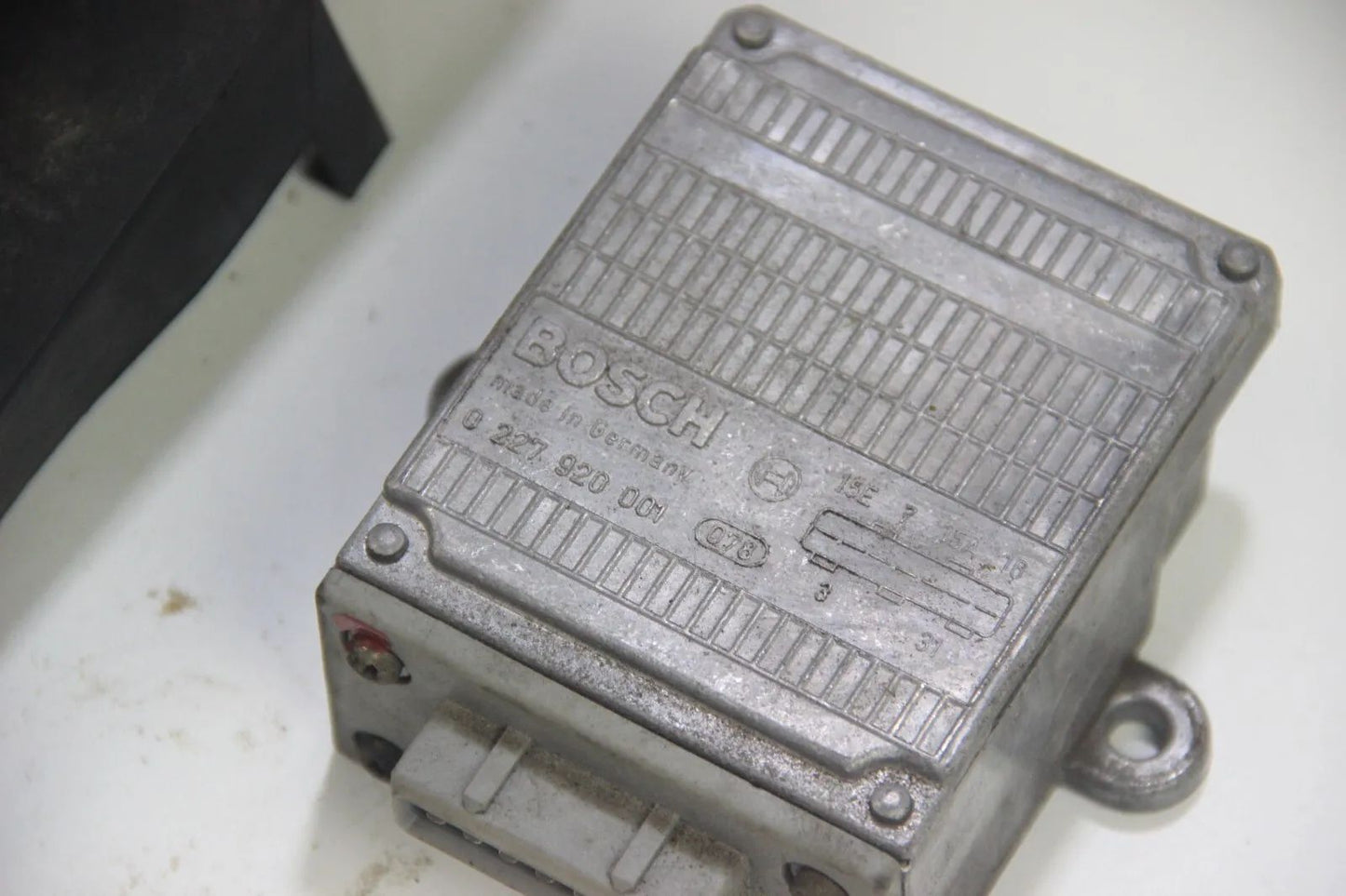 Original BMW E23 745i Turbo M106 Zündung Abdeckung 1273210 0227920001