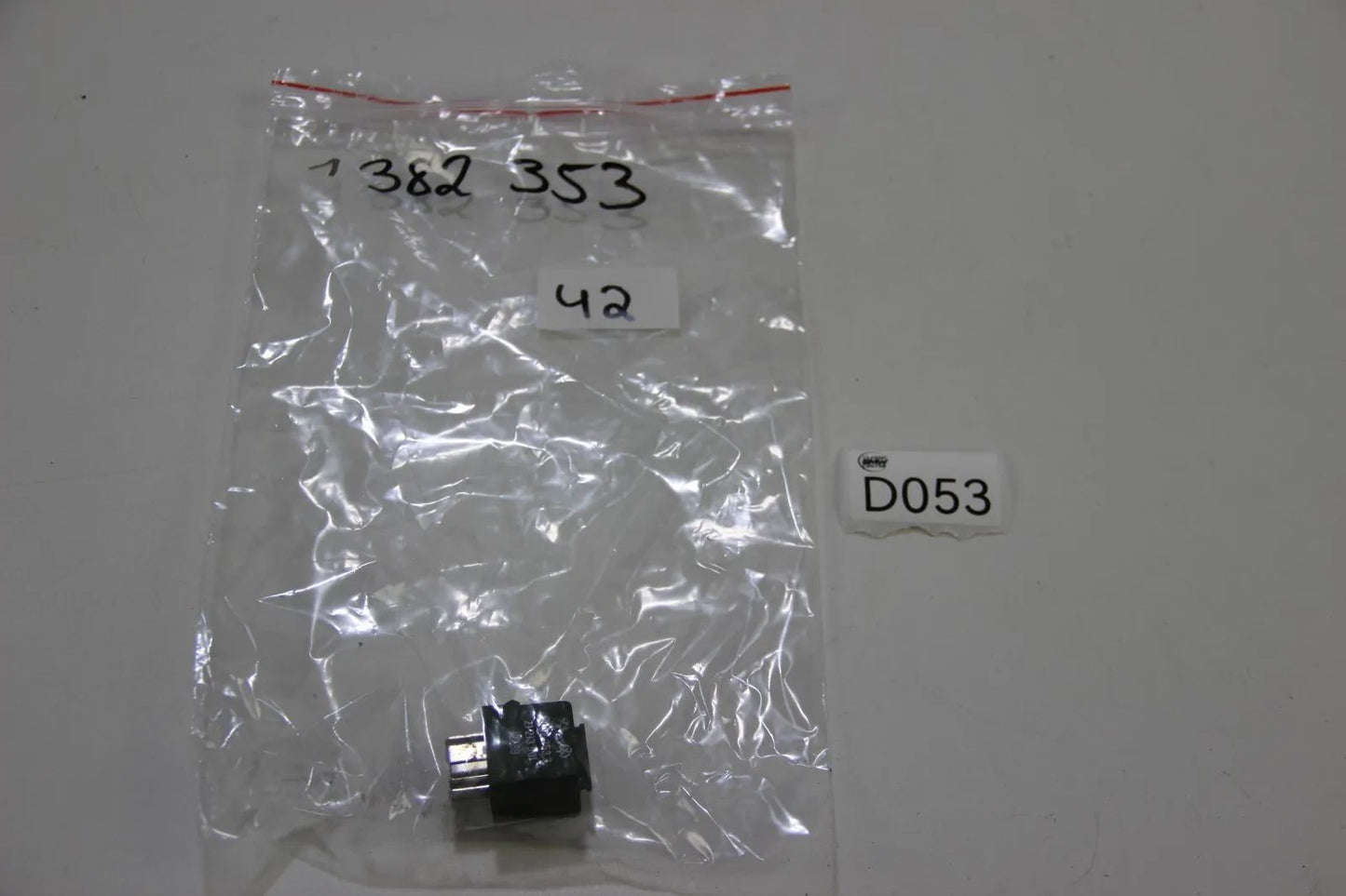 Original BMW E30 E34 E32 Relais Relay mit Verrastung Oldtimer 61311382353