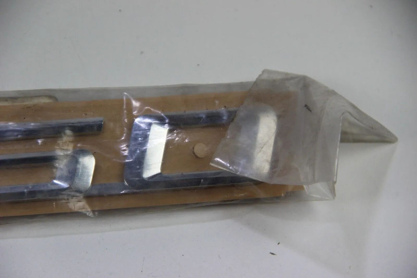 NEU BMW Original E32 E38 Emblem "750" 51148136272 Modellbezeichnung Badge V12