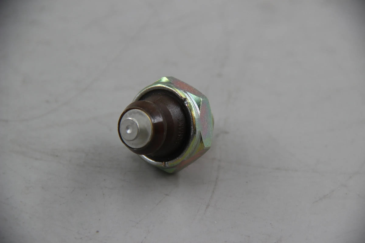 Original BMW E30 316 316i 318i E28 518 518i Öldruckschalter M12X1,5 12611277642