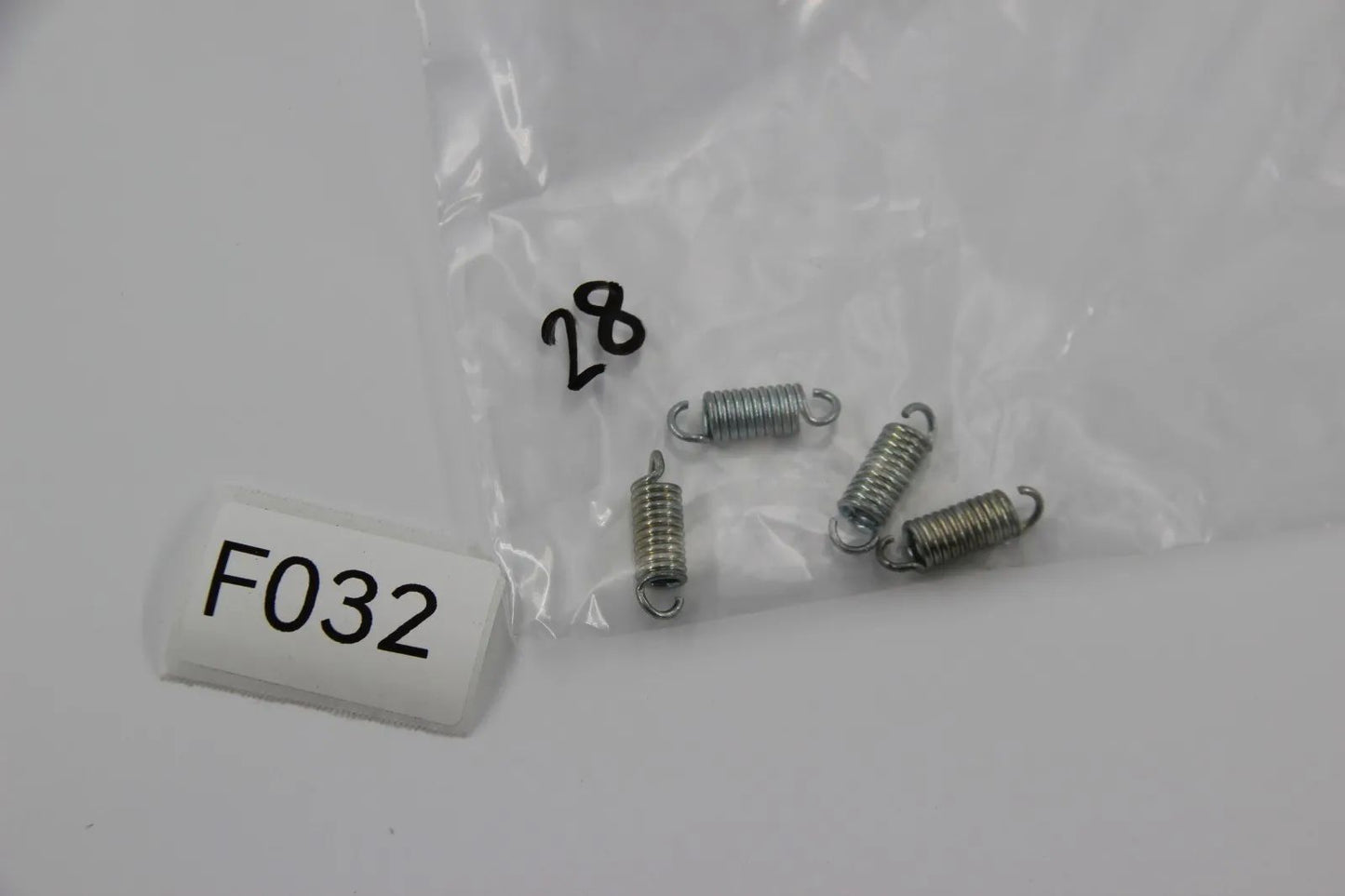 Original BMW E3 E9 E21 E30 E12 E28 E24 Zugfedern 4 Stück NOS 63121359719