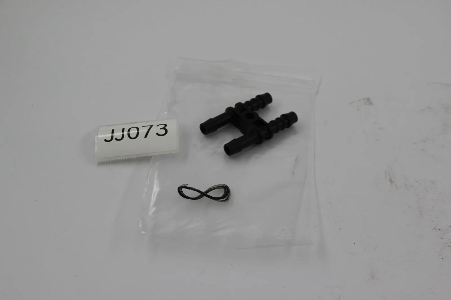 Original BMW E30 E28 Anschlussstück Einspritzanlage-Ventile 13311709577